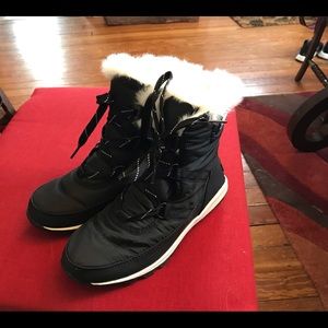 Sorel NWOT Faux Fur Lined Winter Boots